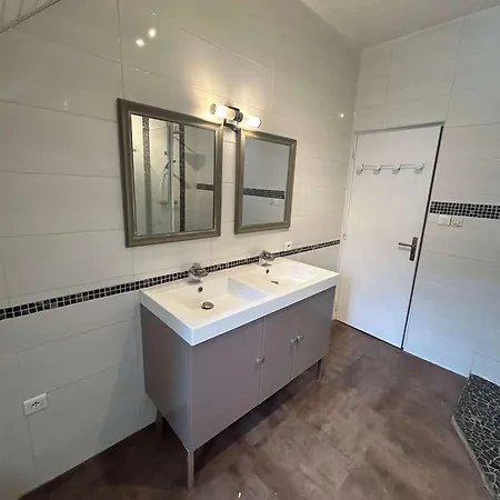 Grand Duplex Au Coeur De شقة مورات